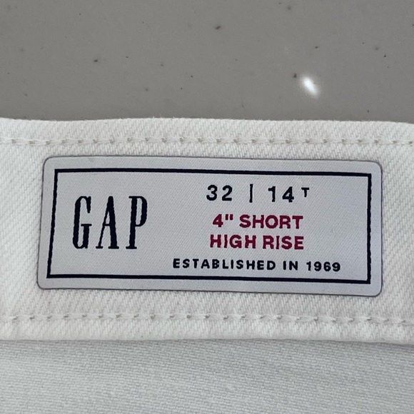 NWT GAP 4" High-Rise Dove Sz 32 | 14 Tall Shorts - Picture 16 of 16